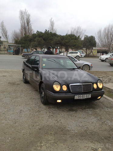 Mercedes E 200 1997, 365,000 km - 2.0 l - Bakı