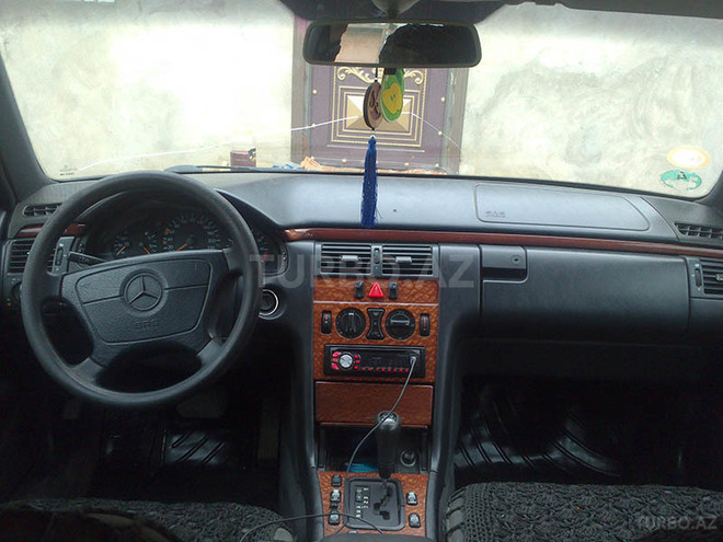Mercedes E 200 1997, 365,000 km - 2.0 l - Bakı