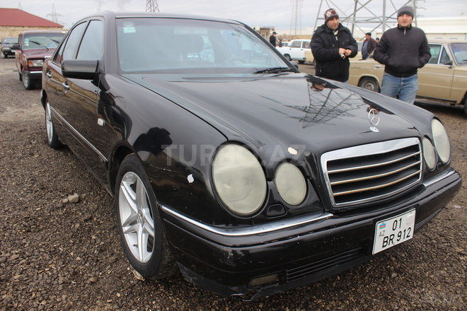 Mercedes E 320 1998, 300,000 km - 3.2 л - Bakı