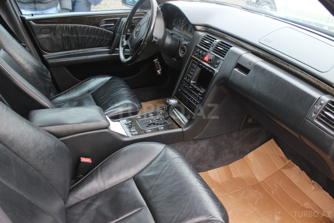 Mercedes E 320 1998, 300,000 km - 3.2 л - Bakı