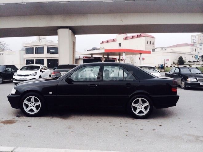 Mercedes C 200 1998, 180,000 km - 2.0 л - Bakı