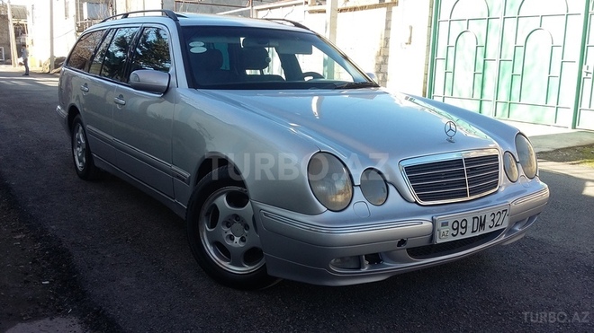 Mercedes E 220 2001, 387,560 km - 2.2 l - Bakı