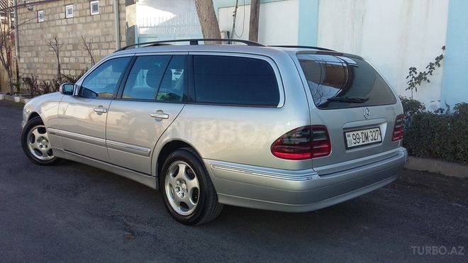 Mercedes E 220 2001, 387,560 km - 2.2 l - Bakı