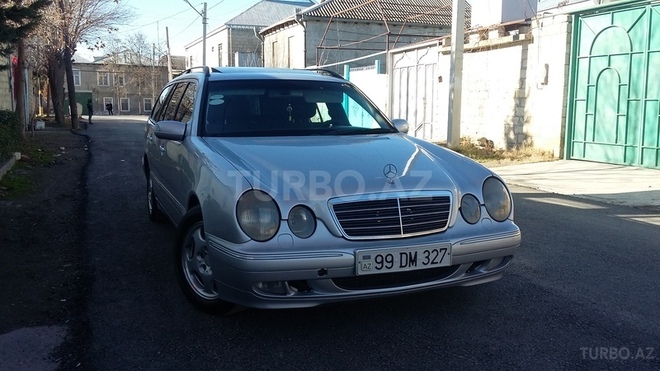Mercedes E 220 2001, 387,560 km - 2.2 l - Bakı