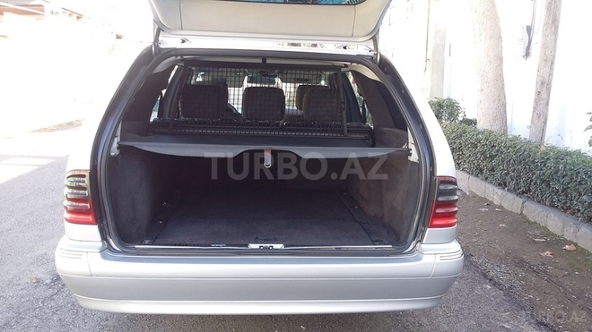 Mercedes E 220 2001, 387,560 km - 2.2 l - Bakı