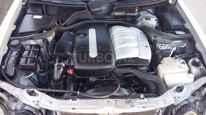 Mercedes E 220 2001, 387,560 km - 2.2 l - Bakı