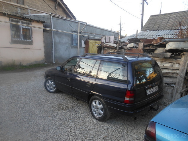 Opel Astra 1995, 332,222 km - 1.6 l - Bakı