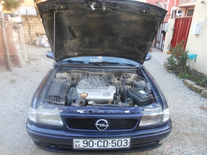 Opel Astra 1995, 332,222 km - 1.6 l - Bakı