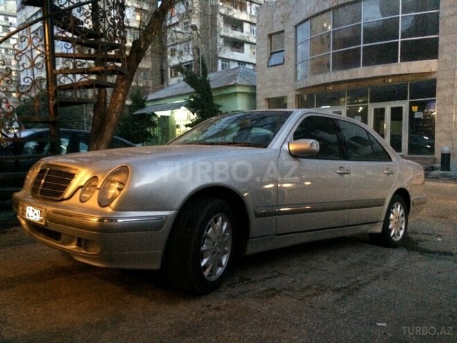 Mercedes E 240 2000, 197,300 km - 2.4 l - Bakı