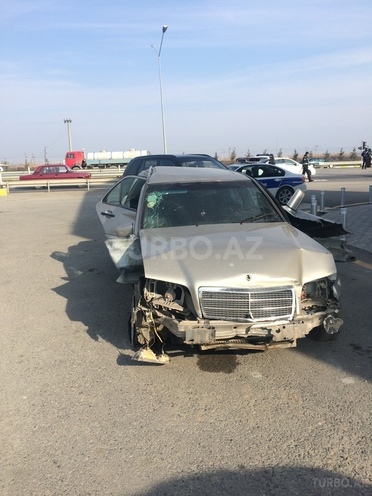 Mercedes C 220 1993, 345,886 km - 2.2 л - Biləsuvar