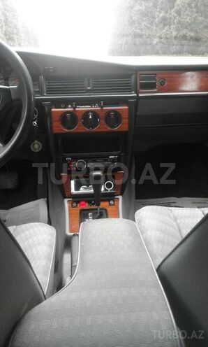 Mercedes 190 1993, 165,000 km - 2.0 l - Sumqayıt