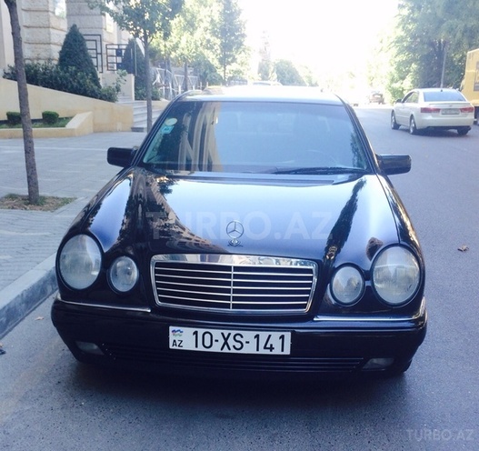Mercedes E 240 1999, 230,000 km - 2.4 l - Bakı