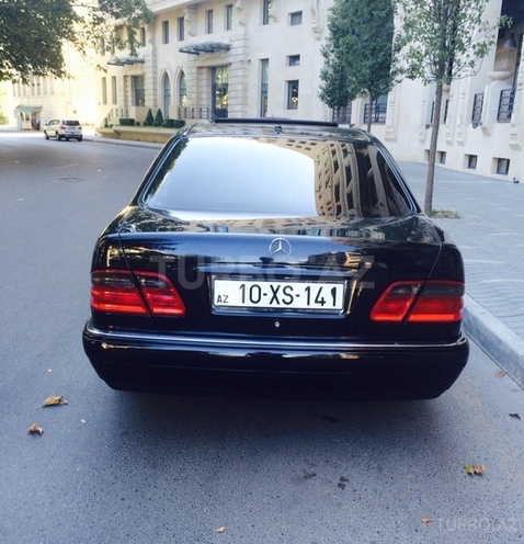 Mercedes E 240 1999, 230,000 km - 2.4 l - Bakı