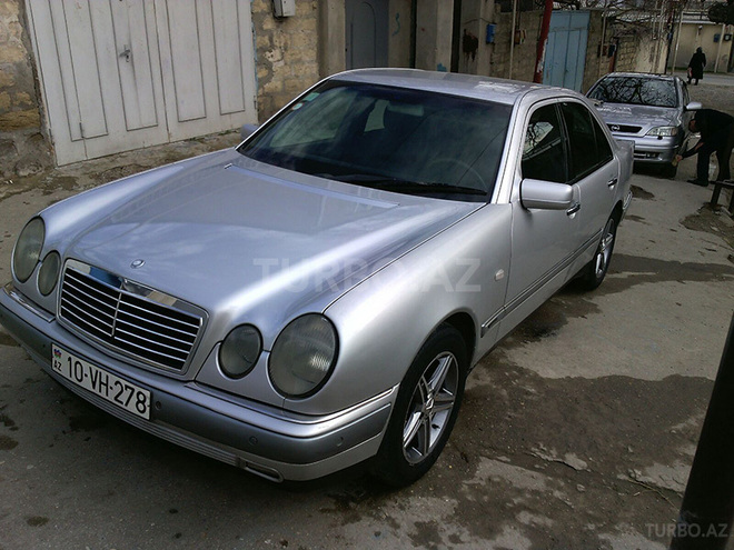 Mercedes E 200 1998, 380,000 km - 2.0 l - Bakı