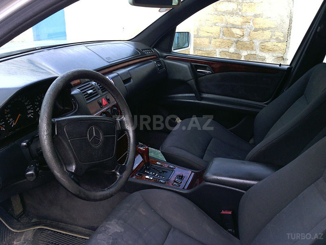 Mercedes E 200 1998, 380,000 km - 2.0 l - Bakı
