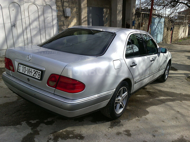 Mercedes E 200 1998, 380,000 km - 2.0 l - Bakı