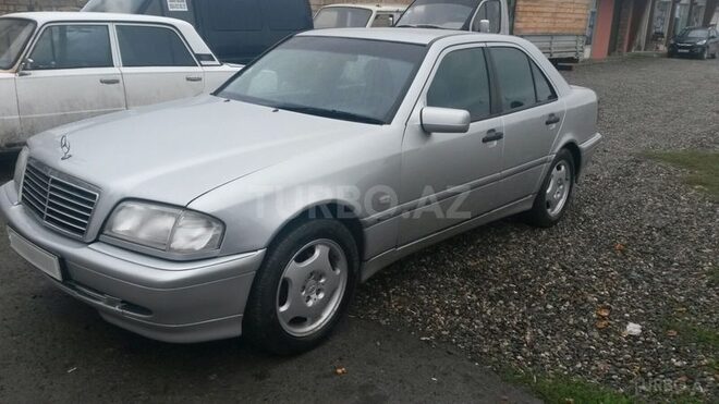 Mercedes C 220 1999, 197,000 km - 2.2 l - Bakı