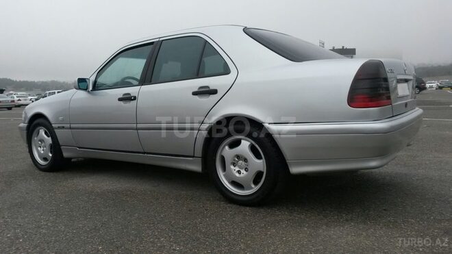 Mercedes C 220 1999, 197,000 km - 2.2 l - Bakı