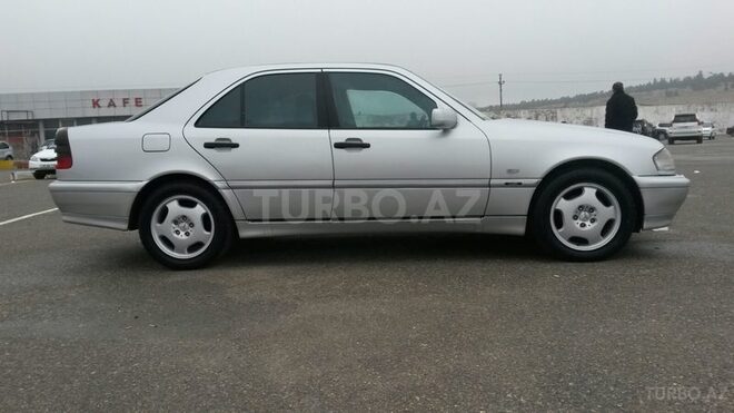 Mercedes C 220 1999, 197,000 km - 2.2 l - Bakı