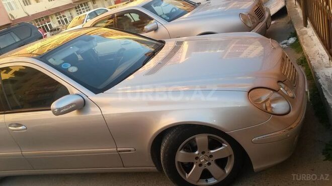 Mercedes E 220 2002, 200,000 km - 2.2 l - Bakı