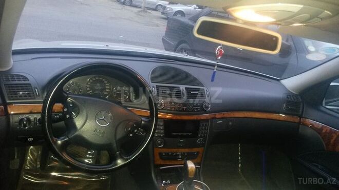 Mercedes E 220 2002, 200,000 km - 2.2 l - Bakı