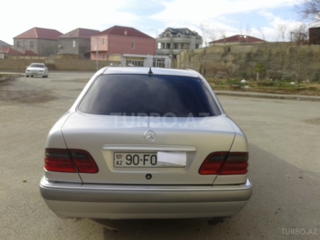 Mercedes E 200 1998, 245,000 km - 2.0 l - Bakı