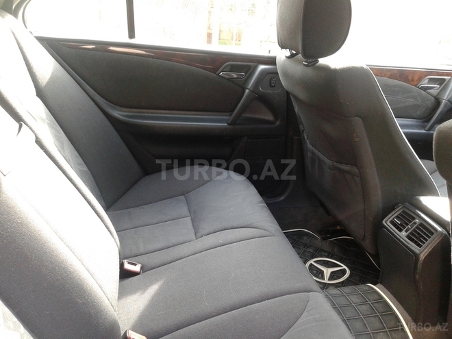Mercedes E 200 1998, 245,000 km - 2.0 l - Bakı