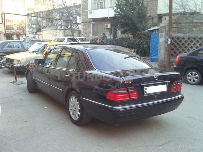 Mercedes E 230 1997, 265,892 km - 2.3 л - Bakı
