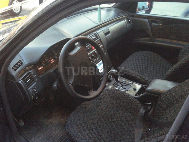 Mercedes E 230 1997, 265,892 km - 2.3 л - Bakı