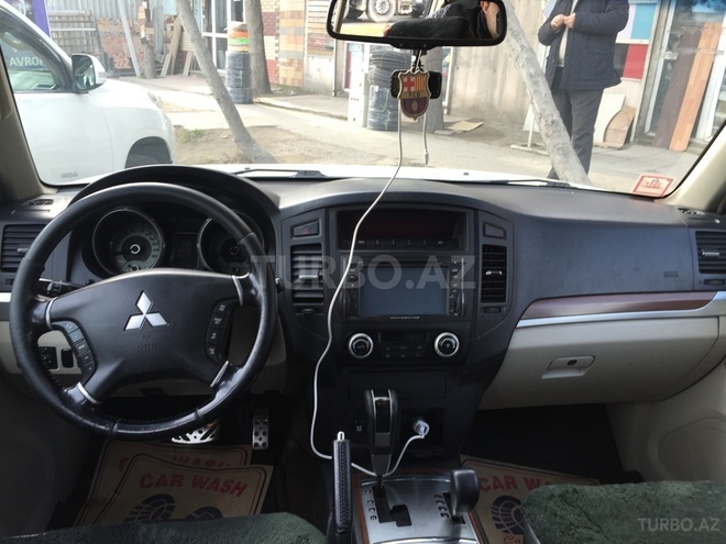Mitsubishi Pajero 2008, 180,000 km - 3.0 l - Bakı