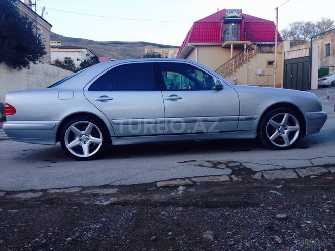 Mercedes E 240 2000, 180,000 km - 2.4 l - Bakı