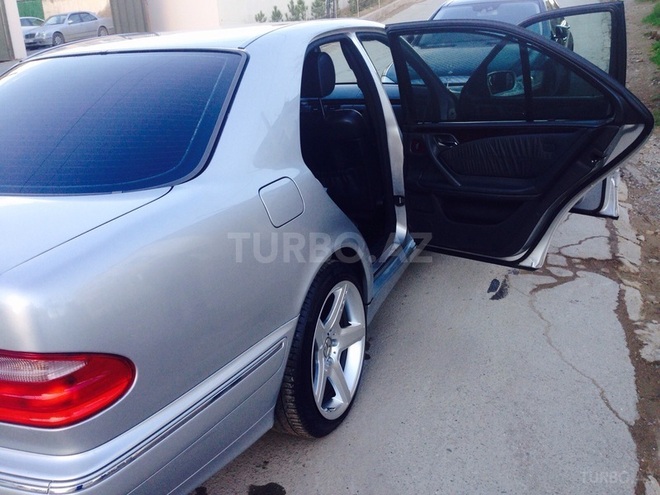 Mercedes E 240 2000, 180,000 km - 2.4 l - Bakı