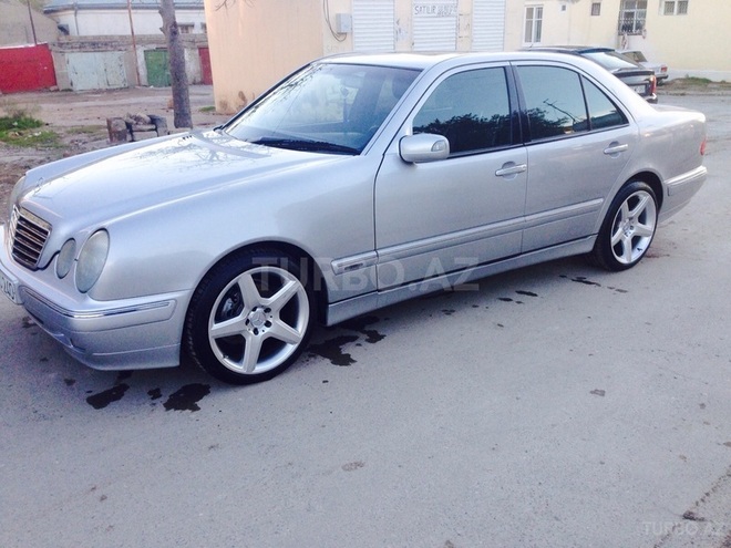 Mercedes E 240 2000, 180,000 km - 2.4 l - Bakı