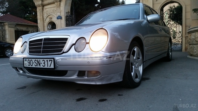 Mercedes E 220 2000, 190,000 km - 2.2 l - Bakı
