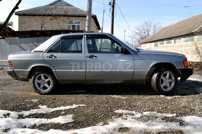 Mercedes 190 1990, 235,000 km - 2.0 l - İsmayıllı