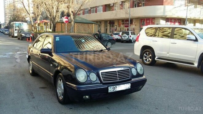 Mercedes E 200 1999, 314,000 km - 2.0 l - Bakı