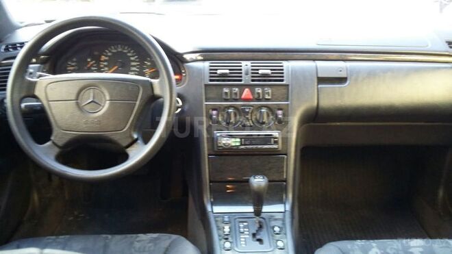 Mercedes E 200 1999, 314,000 km - 2.0 l - Bakı