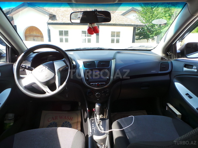 Hyundai Accent 2011, 84,000 km - 1.6 l - Şəki