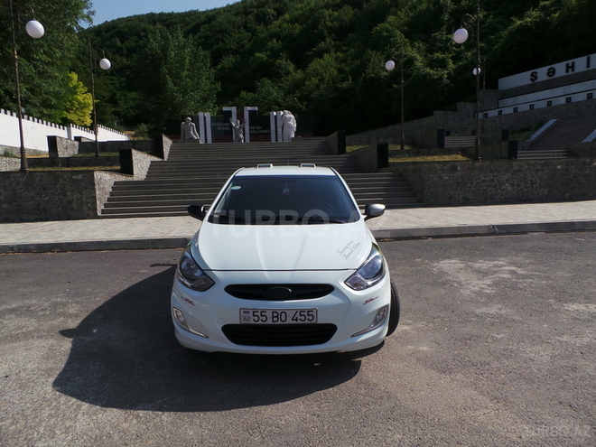 Hyundai Accent 2011, 84,000 km - 1.6 l - Şəki