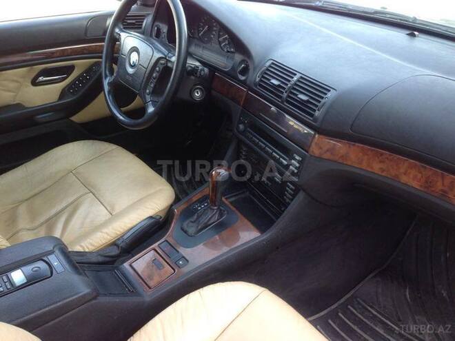 BMW 525 2001, 243,000 km - 2.5 l - Bakı