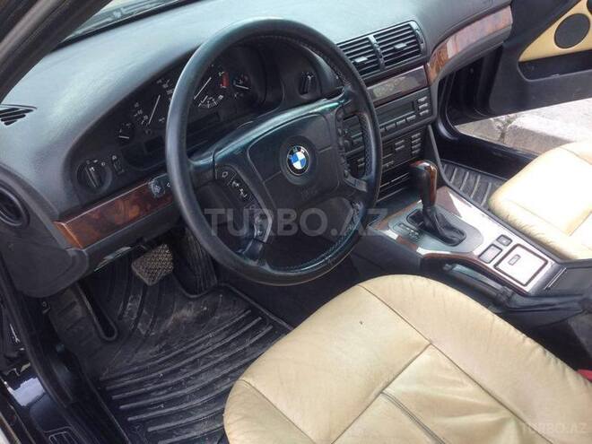 BMW 525 2001, 243,000 km - 2.5 l - Bakı