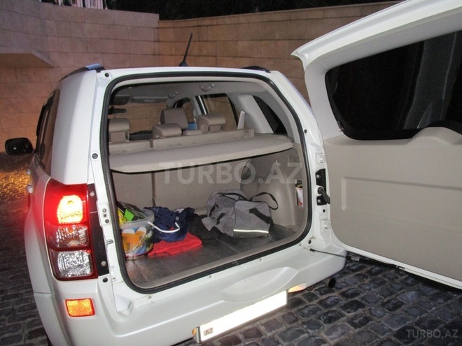 Suzuki Grand Vitara 2008, 86,400 km - 2.4 l - Bakı