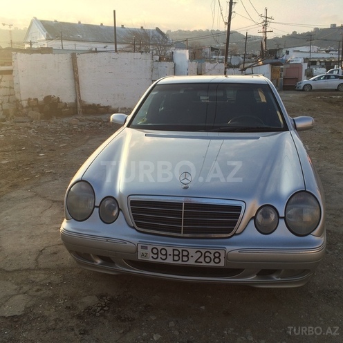 Mercedes E 220 2000, 260,000 km - 2.2 l - Bakı