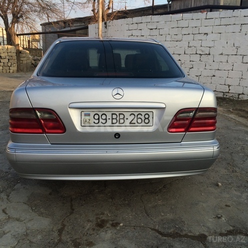 Mercedes E 220 2000, 260,000 km - 2.2 l - Bakı