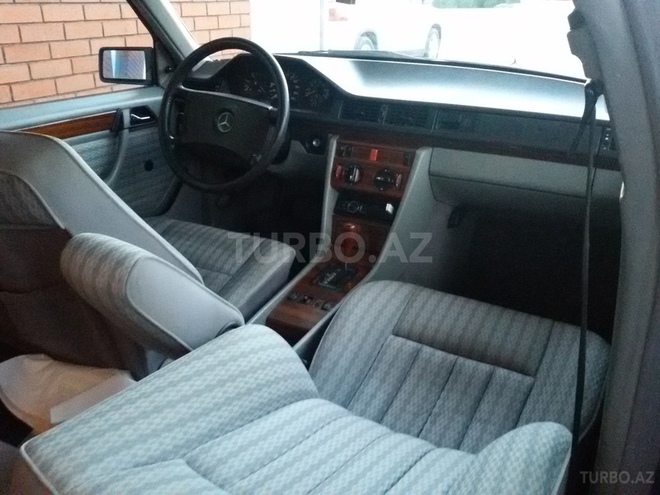 Mercedes E 200 1990, 400,000 km - 2.0 л - Gəncə