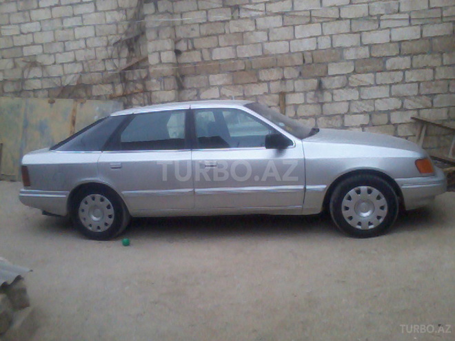 Ford  1989, 225,000 km - 2.0 л - Sumqayıt