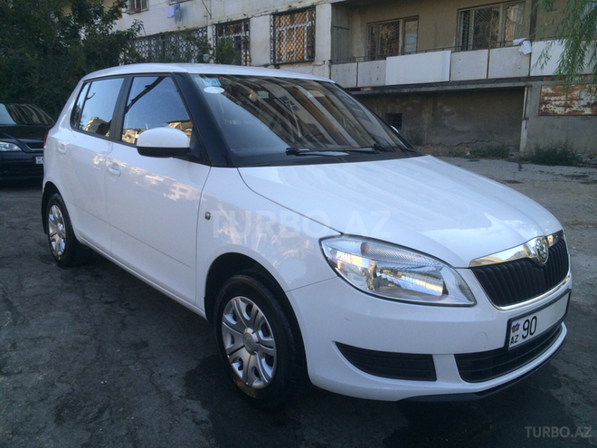 Skoda Fabia 2011, 90,000 km - 1.6 l - Bakı