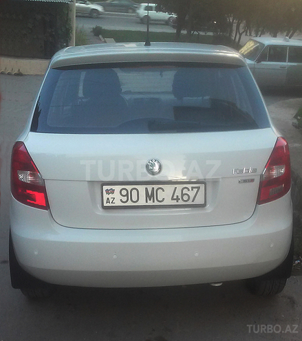 Skoda Fabia 2011, 90,000 km - 1.6 l - Bakı
