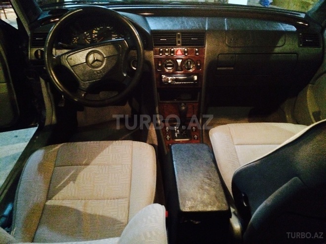 Mercedes C 200 1997, 263,000 km - 2.0 l - Bakı