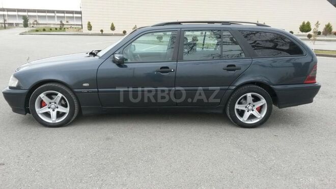 Mercedes C 220 2000, 260,000 km - 2.2 l - Bakı